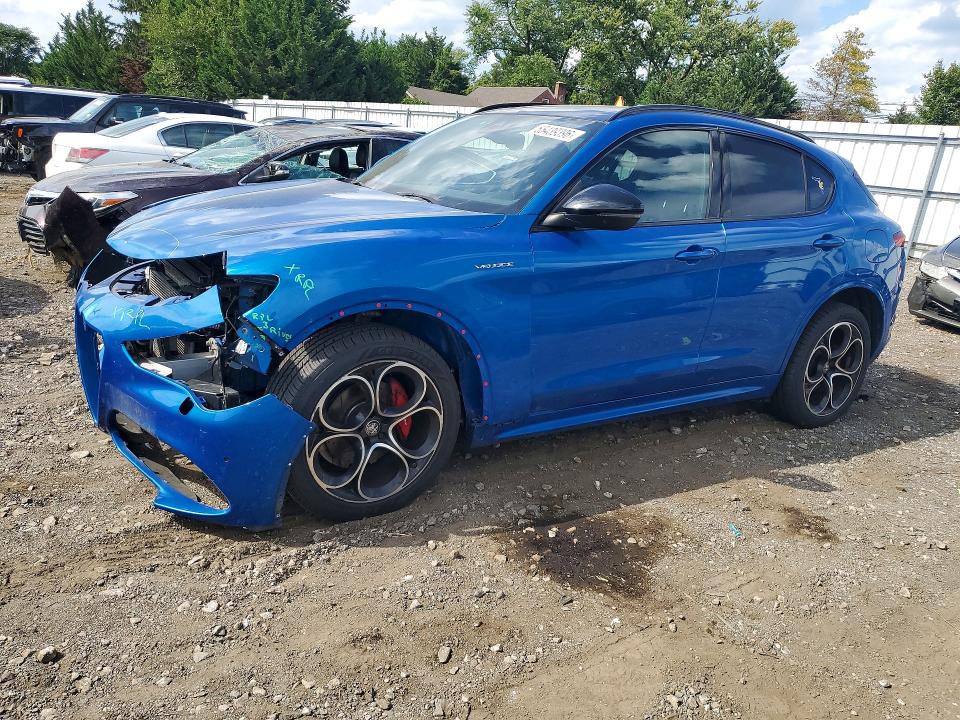 2022 Alfa romeo Stelvio VIN ZASPAKBN2N7D29756 — COPART salvage auction photo