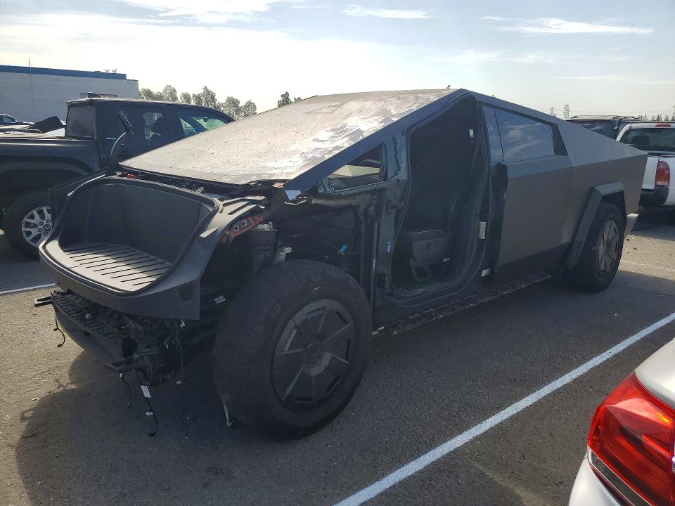 2025 Tesla Cybertruck VIN 7G2CEHED6SA069170 COPART salvage auction — FRONT END, Ca - Salvage Certificate, sold $34,250 on 2026-09-29 (photo 1)