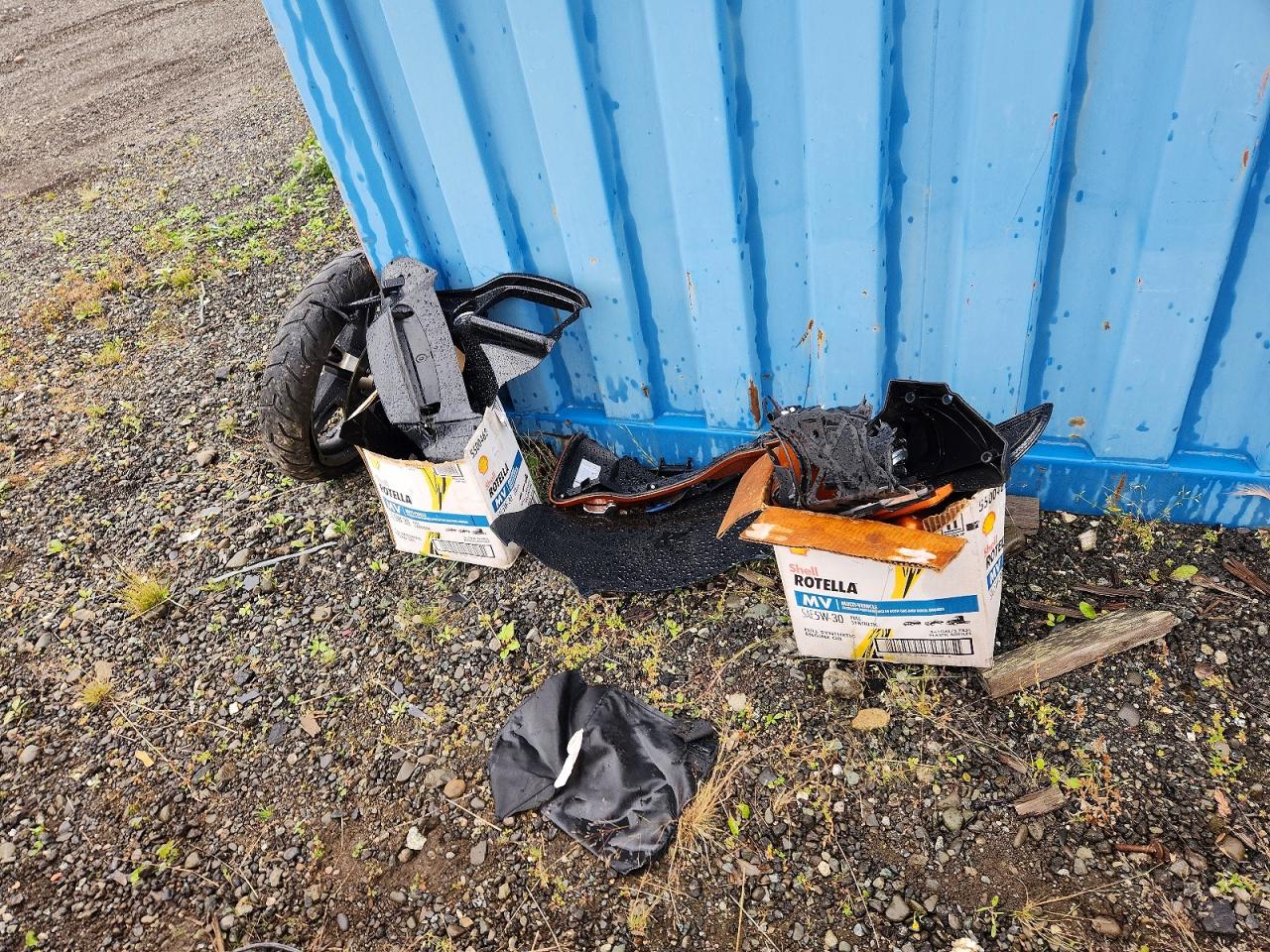2015 Harley-Davidson FLTRXS VIN 1HD1KTM12FB618726 COPART salvage auction — Front End, AK - BILL OF SALE- SALVAGE, sold $3 on 2026-10-02 (photo 9)