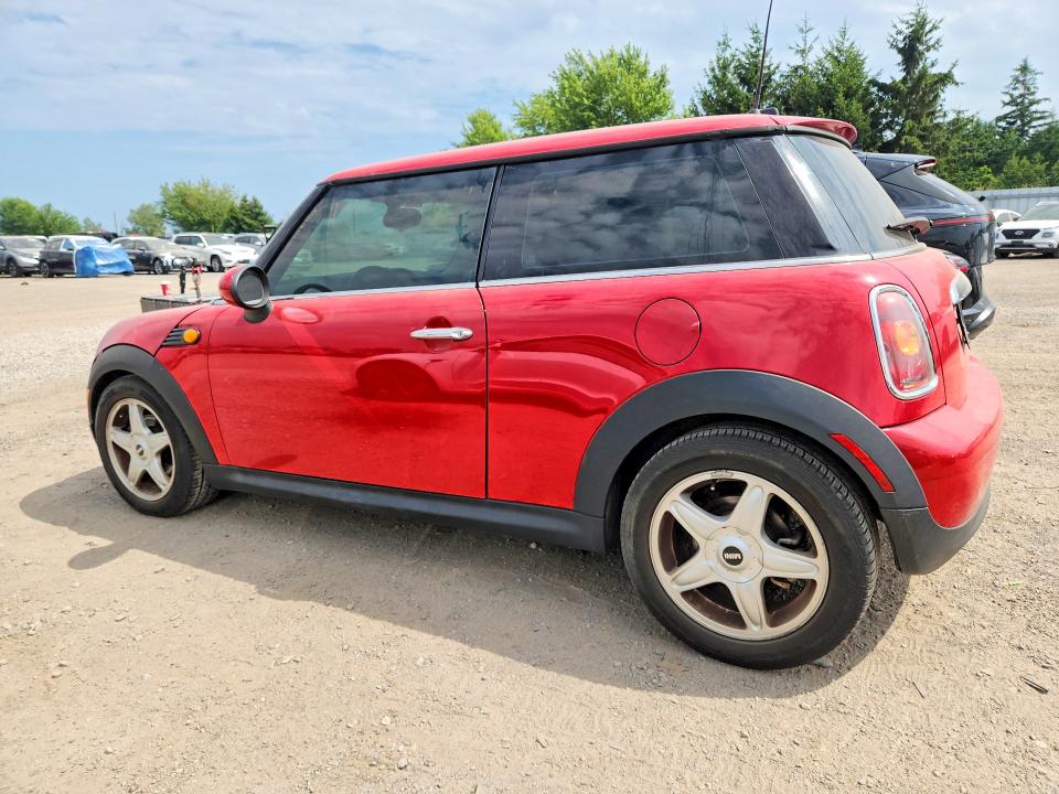 2009 Mini Cooper VIN WMWMF33599TZ21134 COPART salvage auction — NORMAL WEAR, On - Permit No Brand - Unfit, sold $175 on 2026-09-16 (photo 2)