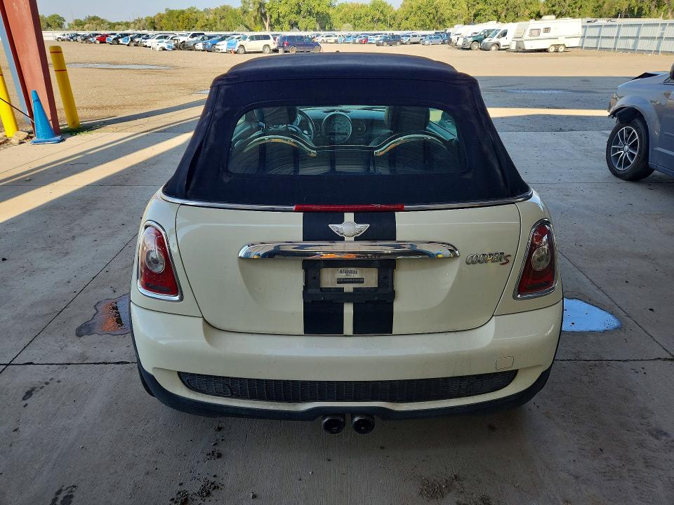 2010 Mini Cooper VIN WMWMS3C50ATZ84848 COPART salvage auction — MECHANICAL, MT - CERTIFICATE OF TITLE, sold $750 on 2026-08-31 (photo 6)