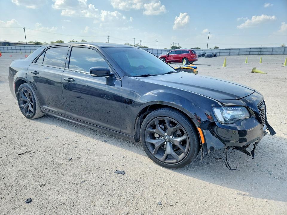 2023 Chrysler 300 VIN 2C3CCADG0PH556286 COPART salvage auction — FRONT END, TX, sold $8,400 on 2026-10-08 (photo 4)