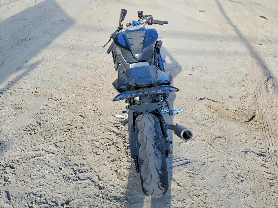 2025 Cf moto 675ss VIN LCEPEVLP5S6002221 COPART salvage auction — FRONT END, CA - SALVAGE CERTIFICATE, sold $0 on 2026-09-19 (photo 4)