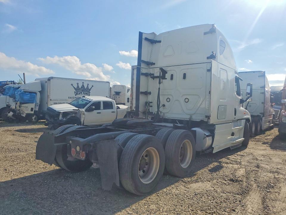 2019 Freightliner All other VIN 1FUJGLDR1KLKD3014 COPART salvage auction — MINOR DENT/SCRATCHES, CT, sold $7,700 on 2026-09-01 (photo 3)