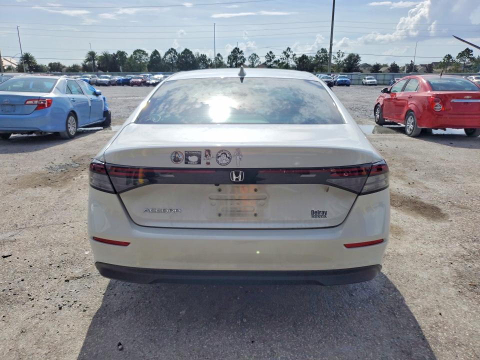 2023 Honda Accord VIN 1HGCY1F30PA019702 COPART salvage auction — SIDE, Fl - Cert Of Title Slvg Rebuildable, sold $8,900 on 2026-08-21 (photo 6)
