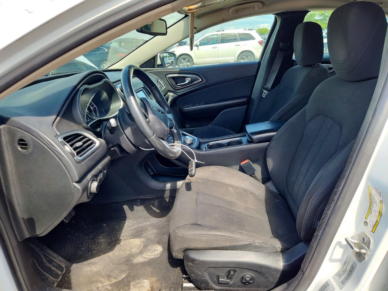 2015 Chrysler 200 VIN 1C3CCCAB9FN720838 COPART salvage auction — Side, MO - SALVAGE CERTIFICATE OF TITLE (P), sold $175 on 2026-09-09 (photo 7)