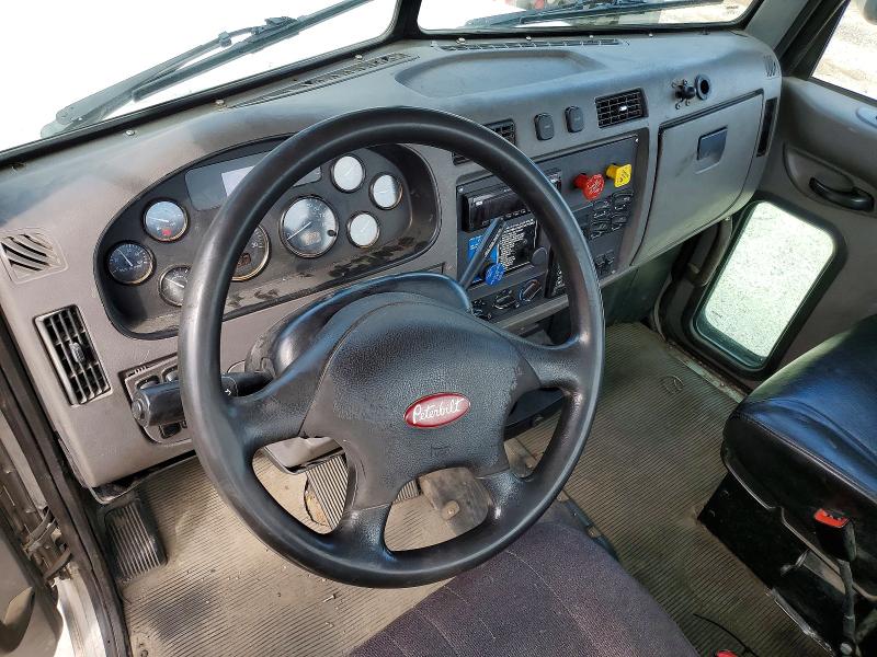 2017 Peterbilt 348 VIN 1XP3AJ8X5HD430658 COPART salvage auction — NORMAL WEAR, WI - CERTIFICATE OF TITLE, sold $7,000 on 2026-09-01 (photo 8)