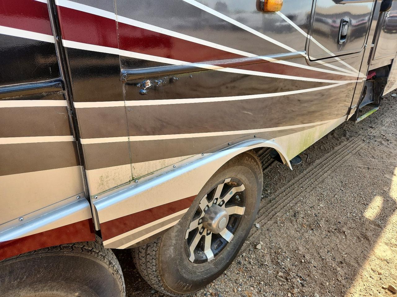 2013 VIN 47CFVTV38DC662184 COPART salvage auction — Water/Flood, Fv - Salvage Title, sold $7,900 on 2026-09-24 (photo 9)