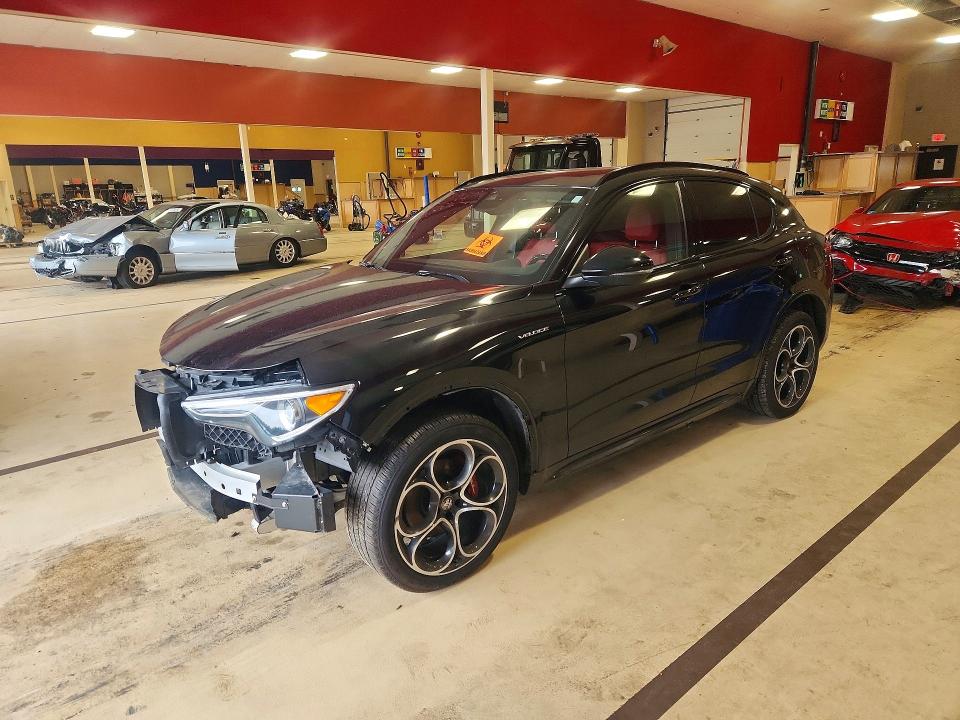 2022 Alfa romeo Stelvio VIN ZASPAKBN3N7D28602 — COPART salvage auction photo
