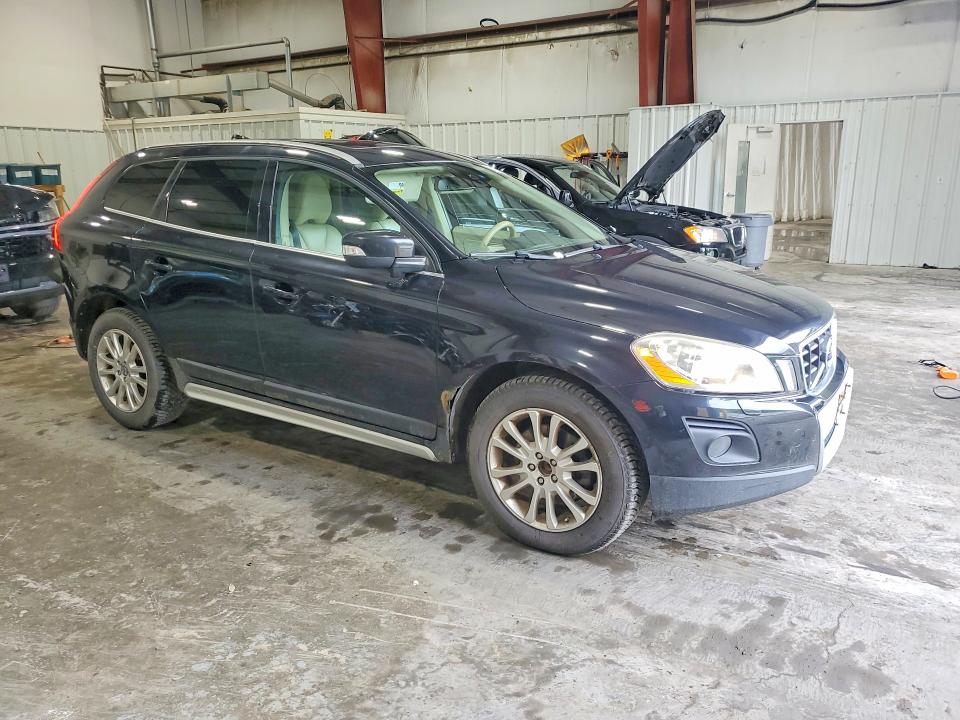 2010 Volvo Xc60 VIN YV4992DZ3A2121173 COPART salvage auction — NORMAL WEAR, MA - CERTIFICATE OF TITLE, sold $600 on 2026-08-05 (photo 4)