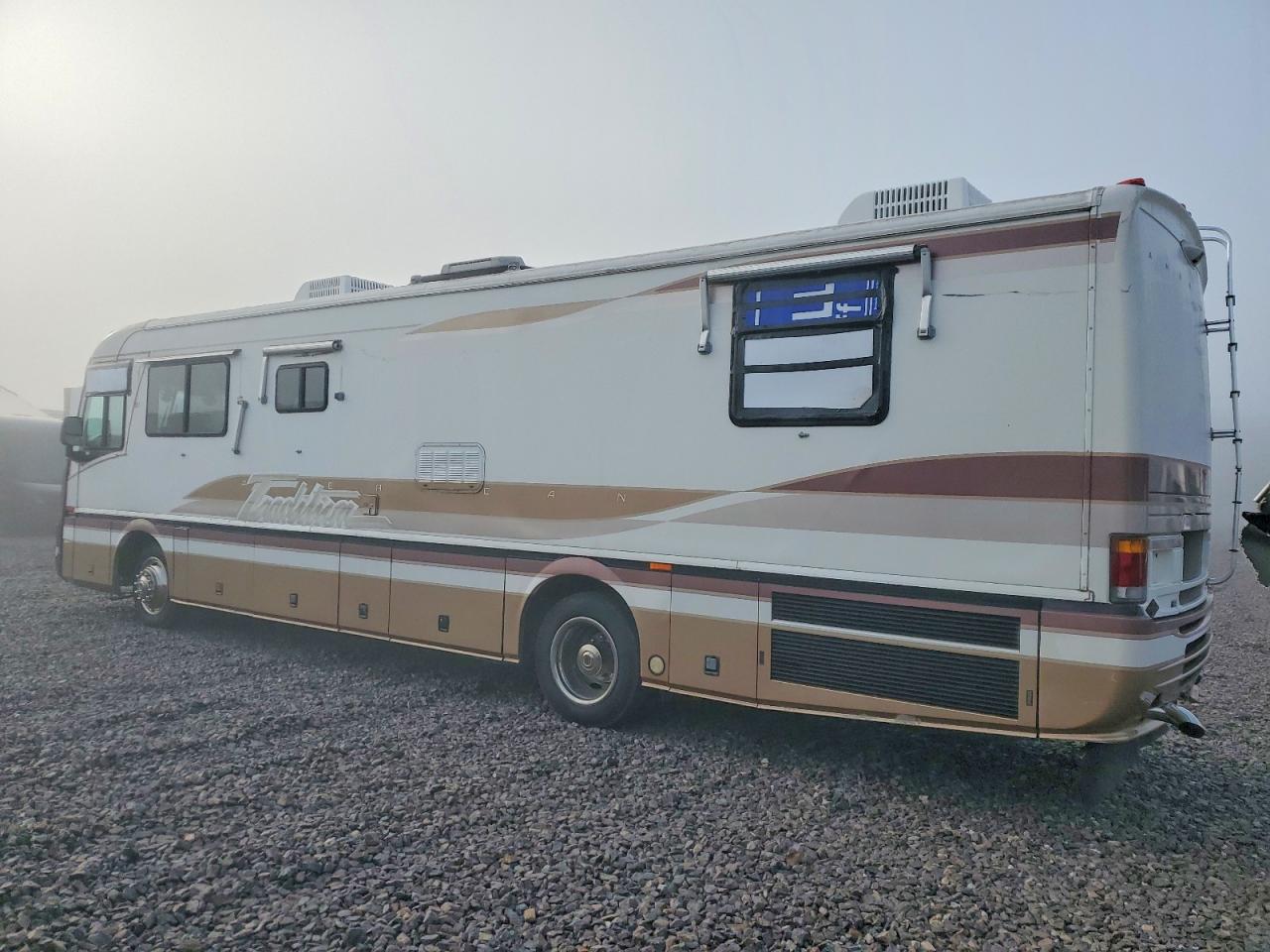 1996 VIN 4S7NT9K01TC018667 COPART salvage auction — Front End, St - Salvage Title, sold $2,900 on 2026-09-24 (photo 3)