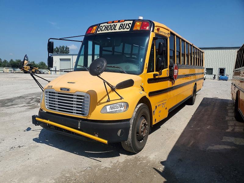 2012 Thomas Saf-t-liner C2 VIN 4UZABRDT5CCBK4984 COPART salvage auction — NORMAL WEAR, KS - CERTIFICATE OF TITLE, sold $2,000 on 2026-10-22 (photo 2)