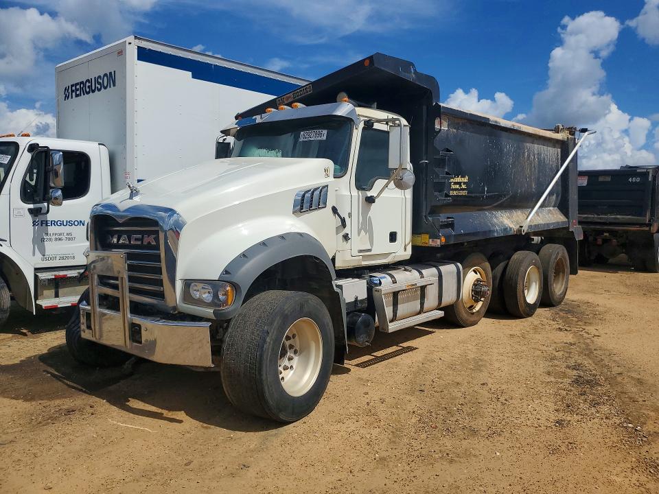 2021 Mack Granite VIN 1M2GR4GC6MM023790 — COPART salvage auction photo