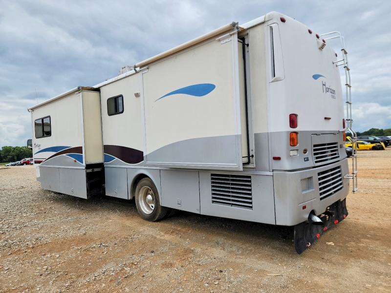 2000 Freightliner VIN 4UZ6XJCA1YCH14311 COPART salvage auction — VANDALISM, AL - CERT OF TITLE-FLOOD SALVAGE, sold $1,050 on 2026-09-02 (photo 3)