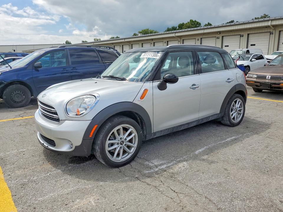 2015 Mini Cooper VIN WMWZB3C56FWR45564 COPART salvage auction — NORMAL WEAR, In - Certificate Of Title, sold $350 on 2026-08-20 (photo 1)