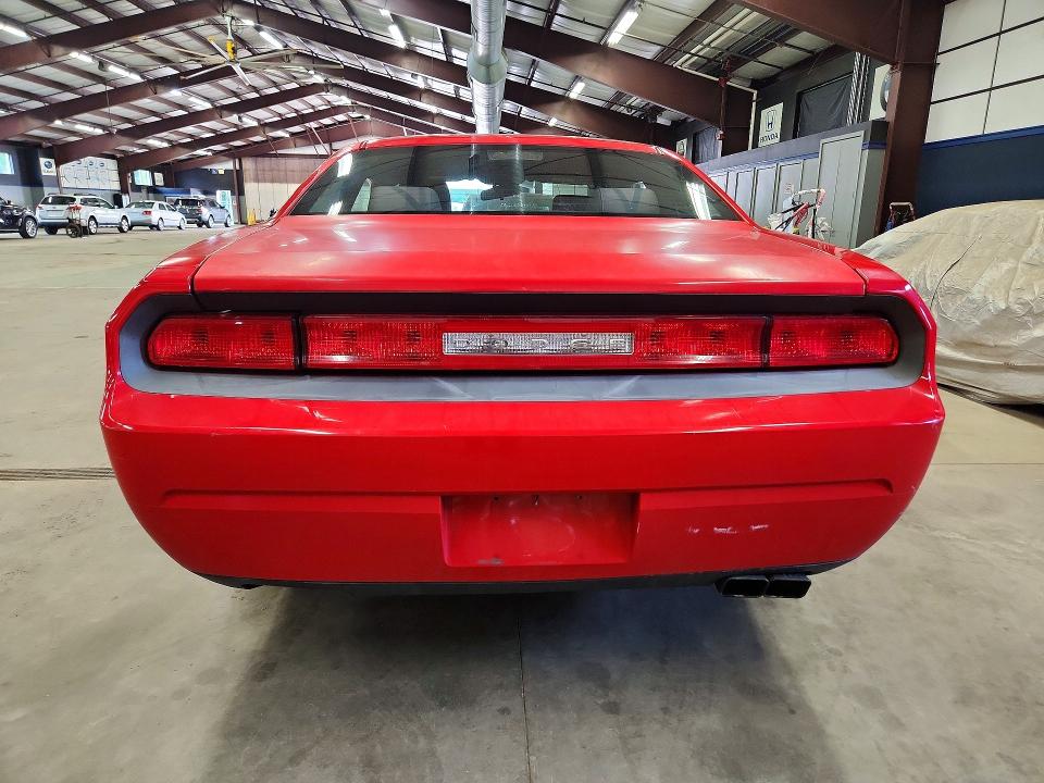 2010 Dodge Challenger VIN 2B3CJ4DV4AH322923 COPART salvage auction — MINOR DENT/SCRATCHES, CT - CERTIFICATE OF TITLE (P), sold $0 on 2026-09-16 (photo 6)