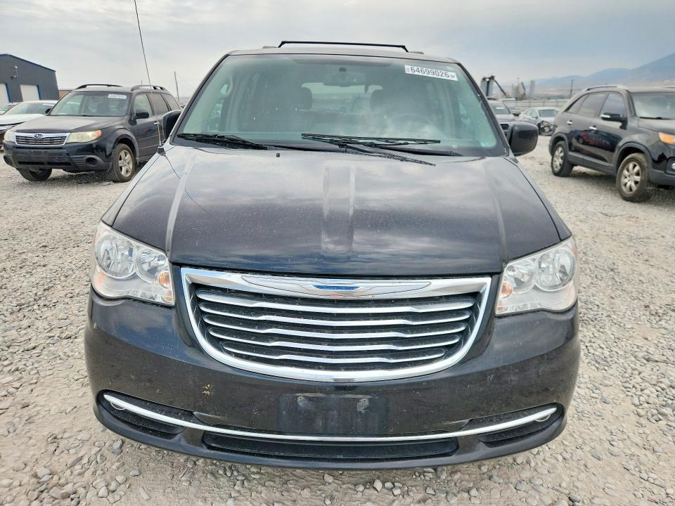 2016 Chrysler Voyager VIN 2C4RC1BG7GR290784 COPART salvage auction — MINOR DENT/SCRATCHES, Ut - Certificate Of Title, sold $325 on 2026-08-14 (photo 5)