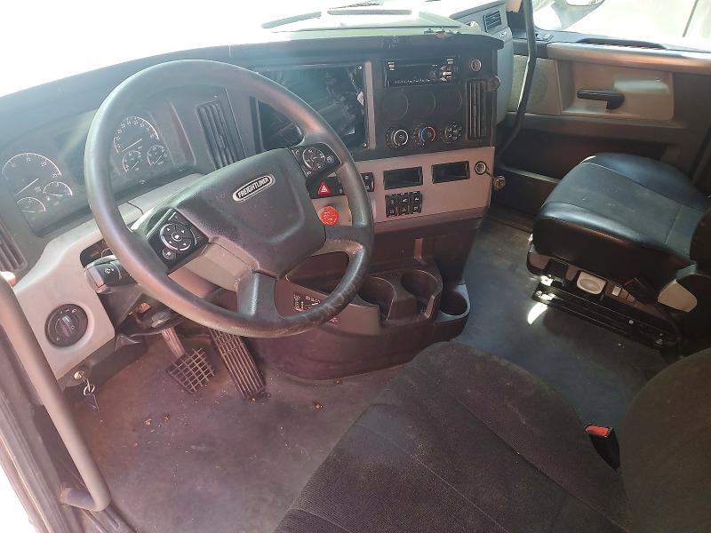 2022 Freightliner Cascadia 126 VIN 3AKJHHDR2NSMX2255 COPART salvage auction — NORMAL WEAR, MO - DEALER ONLY CLEAN TITLE, sold $37,000 on 2026-09-18 (photo 8)