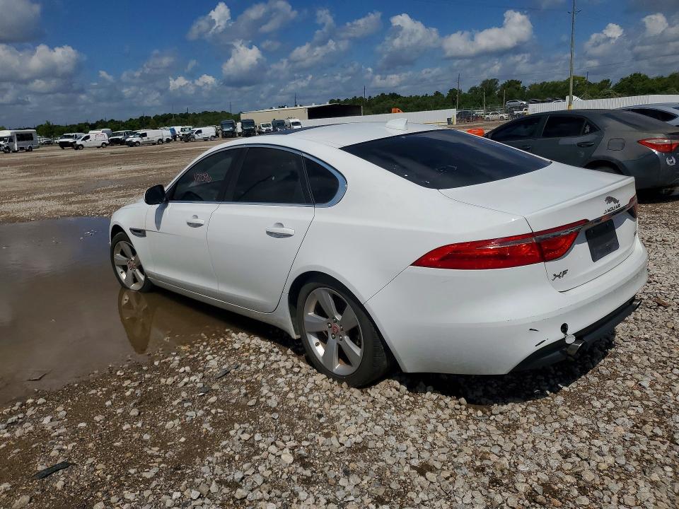 2018 Jaguar Xf VIN SAJBR4FX7JCY70596 COPART salvage auction — MECHANICAL, Salvage Title, sold $1,550 on 2026-08-27 (photo 2)