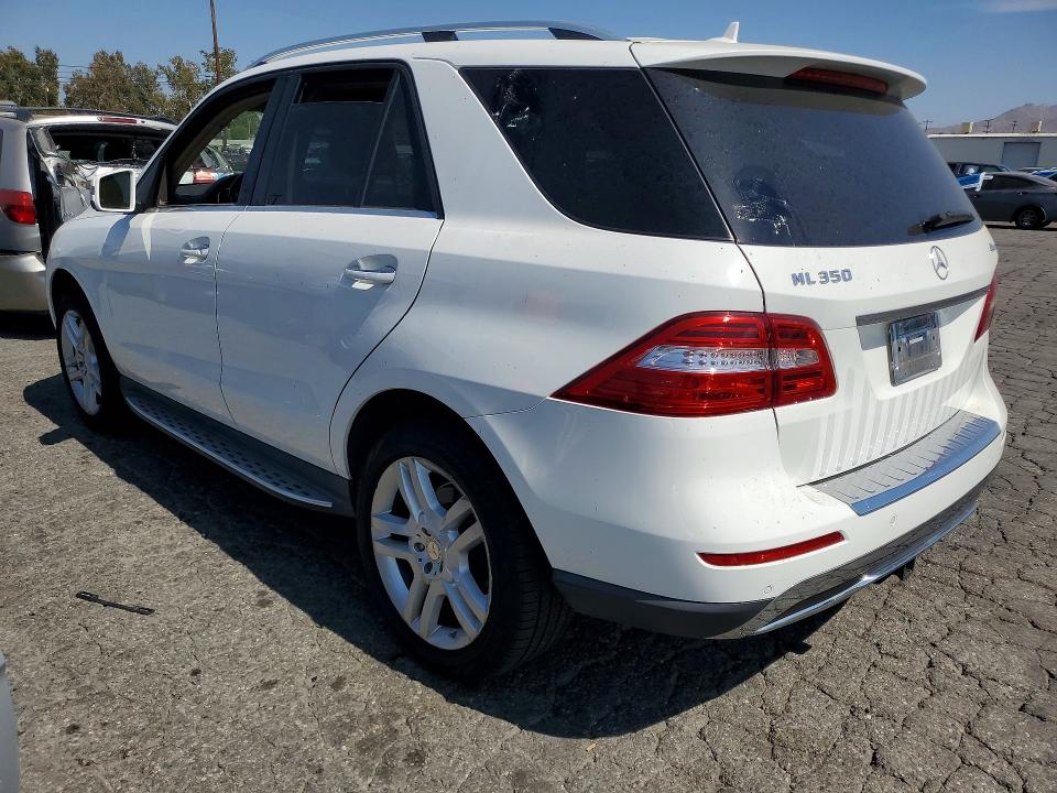 2015 Mercedes-benz M-klasse VIN 4JGDA5HB2FA457554 COPART salvage auction — MINOR DENT/SCRATCHES, Ca - Dis/Dlr/Exp Only Clean Title, sold $2,450 on 2026-09-08 (photo 2)