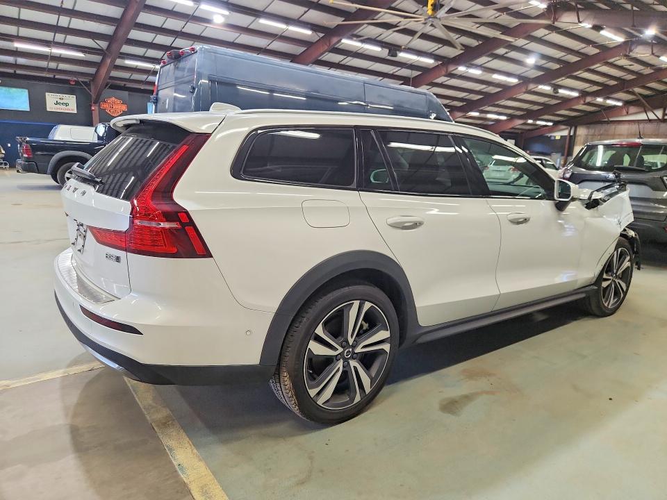 2025 Volvo V60 cross country VIN YV4L12WKXS2146229 COPART salvage auction — FRONT END, Ct - Certificate Of Title (P), sold $10,200 on 2026-08-14 (photo 3)