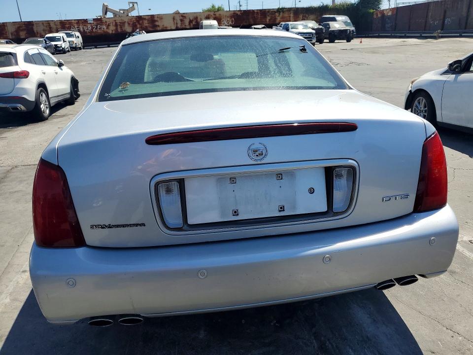 2002 Cadillac Deville VIN 1G6KF57972U103407 COPART salvage auction — MINOR DENT/SCRATCHES, CA - DIS/DLR/EXP ONLY CLEAN TITLE, sold $250 on 2026-09-02 (photo 6)