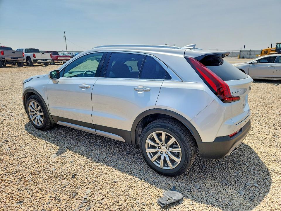 2022 Cadillac Xt4 VIN 1GYFZCR45NF137988 COPART salvage auction — SIDE, Tx - Salvage Vehicle Title, sold $8,700 on 2026-08-11 (photo 2)