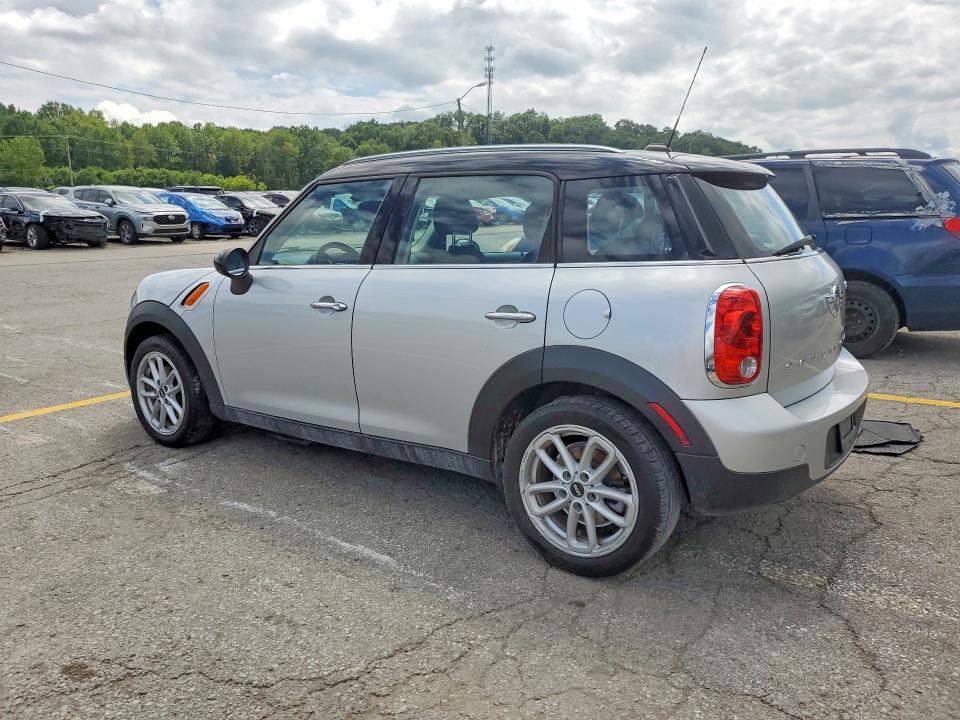 2015 Mini Cooper VIN WMWZB3C56FWR45564 COPART salvage auction — NORMAL WEAR, In - Certificate Of Title, sold $350 on 2026-08-20 (photo 2)