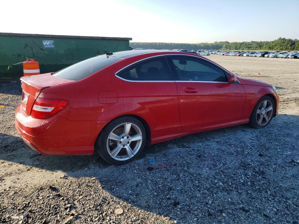 2015 Mercedes-benz VIN WDDGJ4HB1FG354317 COPART salvage auction — MINOR DENT/SCRATCHES, Sc - Certificate Of Title (P), sold $2,750 on 2026-08-12 (photo 3)