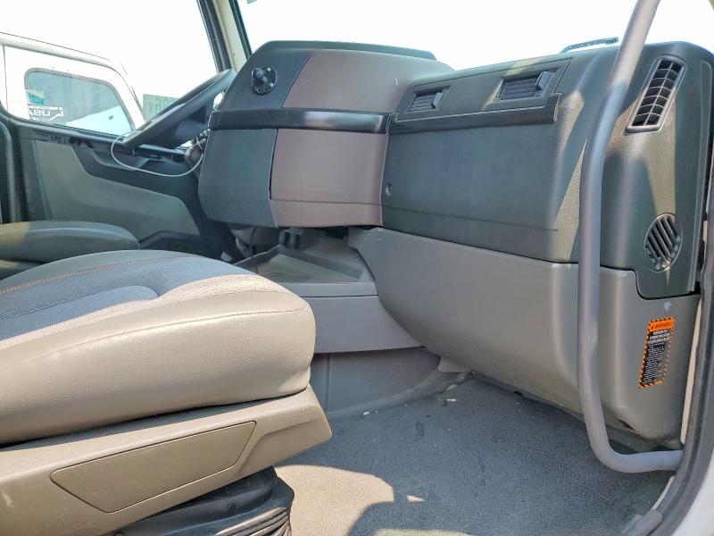 2020 Volvo VNR VIN 4V4WC9EH6LN247412 COPART salvage auction — ALL OVER, OH - CERT OF TITLE-SALVAGE, sold $1,300 on 2026-09-08 (photo 8)