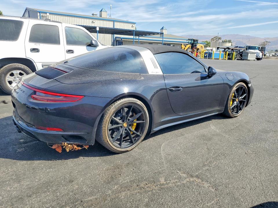 2017 Porsche 911 VIN WP0BB2A92HS136609 COPART salvage auction — MINOR DENT/SCRATCHES, Ca - Salvage Certificate, sold $63,500 on 2026-09-10 (photo 3)