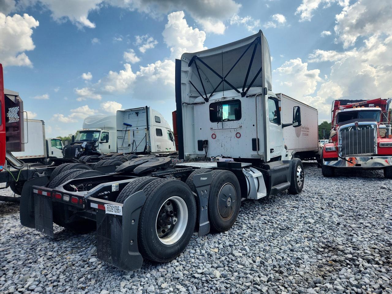 2024 Peterbilt 579 VIN 1XPBD49X8RD670243 COPART salvage auction — Front End, IL - CERTIFICATE OF TITLE (P), sold $38,750 on 2026-08-25 (photo 3)