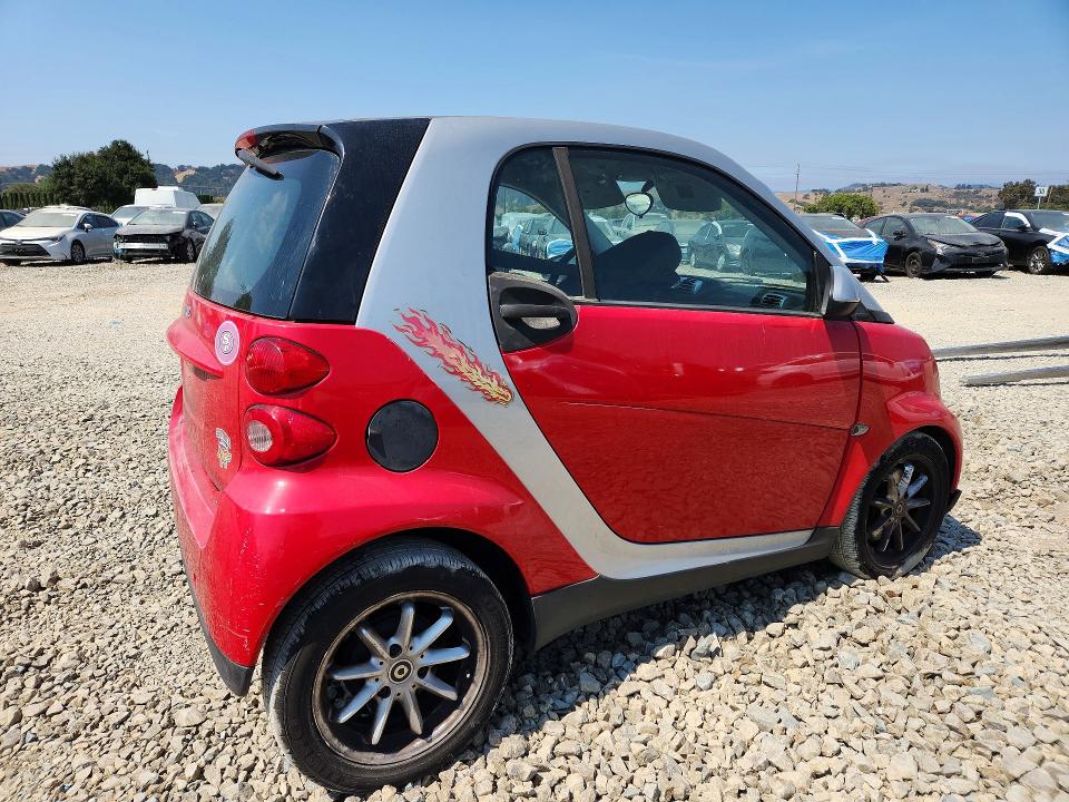 2009 Smart Fortwo VIN WMEEJ31X09K295118 COPART salvage auction — MINOR DENT/SCRATCHES, CA - DIS/DLR/EXP APP FOR DUP CLEAN, sold $525 on 2026-08-18 (photo 3)
