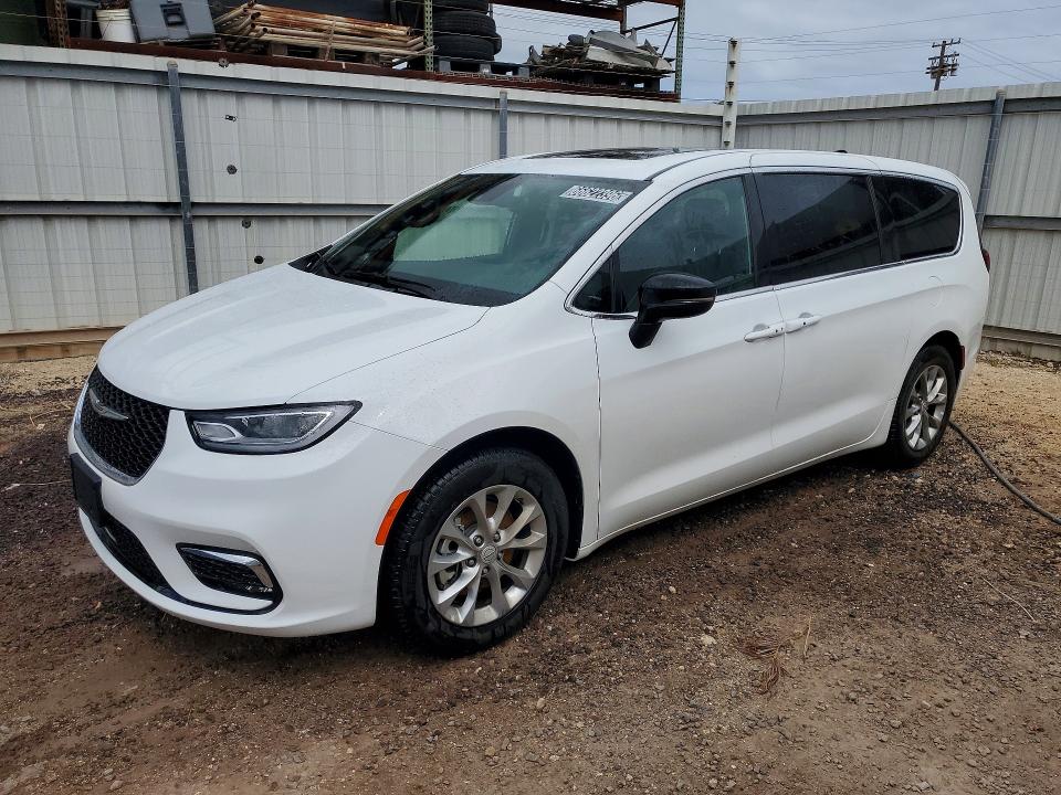 2026 Chrysler Pacifica VIN 2C4RC1GG8TR259921 — COPART salvage auction photo