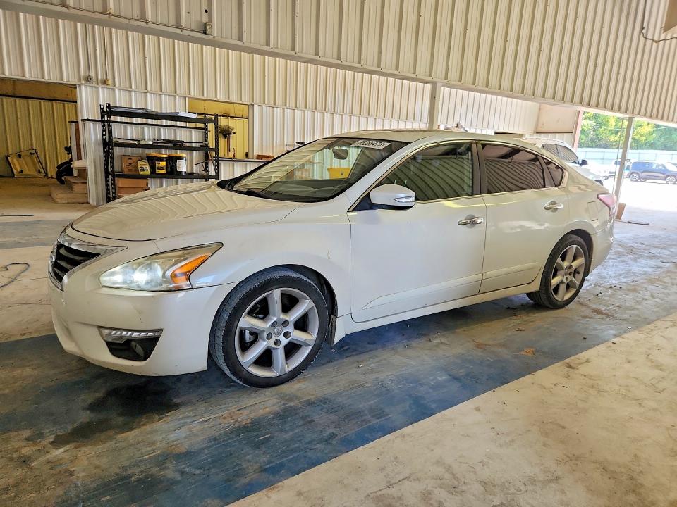 2013 Nissan Altima VIN 1N4BL3AP1DN426937 COPART salvage auction — MINOR DENT/SCRATCHES, MS - CERTIFICATE OF TITLE, sold $1,400 on 2026-09-15 (photo 1)