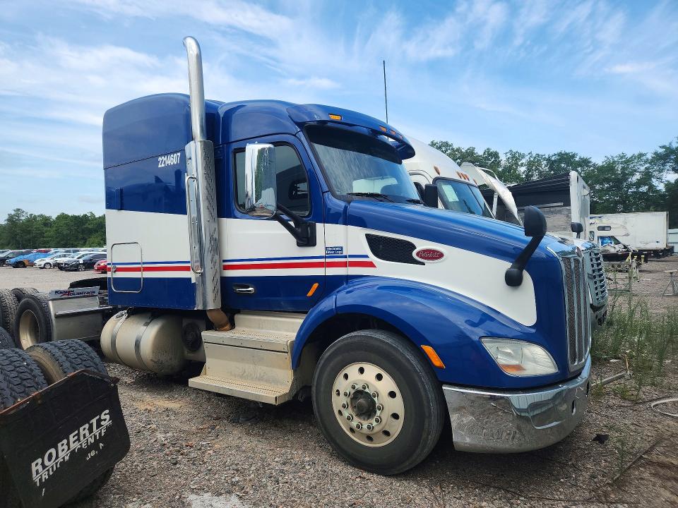 2018 Peterbilt 579 VIN 1XPBDP9XXJD474083 COPART salvage auction — MINOR DENT/SCRATCHES, OH - CERTIFICATE OF TITLE, sold $11,900 on 2026-08-25 (photo 4)