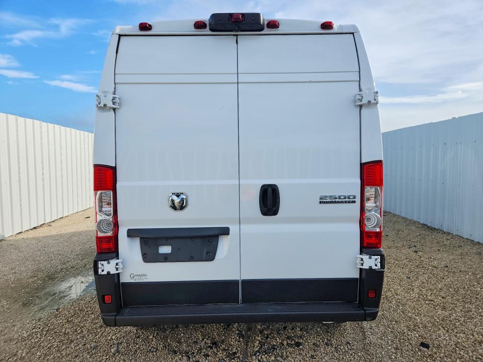 2025 Ram Promaster 2500 VIN 3C6LRVDG2SE507202 COPART salvage auction — MINOR DENT/SCRATCHES, Fl - Certificate Of Title (P), sold $21,000 on 2026-08-26 (photo 6)