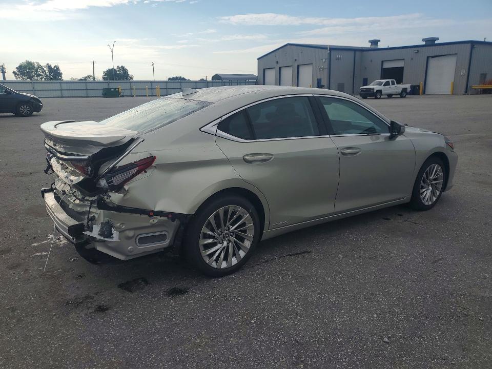 2020 Lexus ES VIN 58AF21B12LU010594 COPART salvage auction — REAR END, NC - SALVAGE CERTIFICATE OF TITLE, sold $12,600 on 2026-08-25 (photo 3)