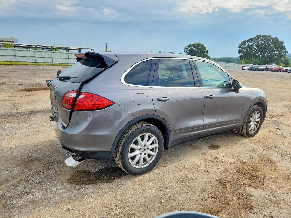 2012 Porsche Cayenne VIN WP1AA2A22CLA10804 COPART salvage auction — REAR END, Wi - Junked Vehicle Bill Of Sale, sold $3,850 on 2026-08-11 (photo 3)