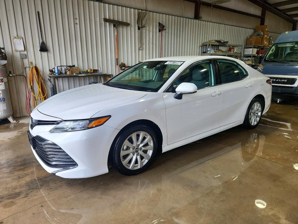 2020 Toyota Camry VIN 4T1C11AK6LU935614 — COPART salvage auction photo