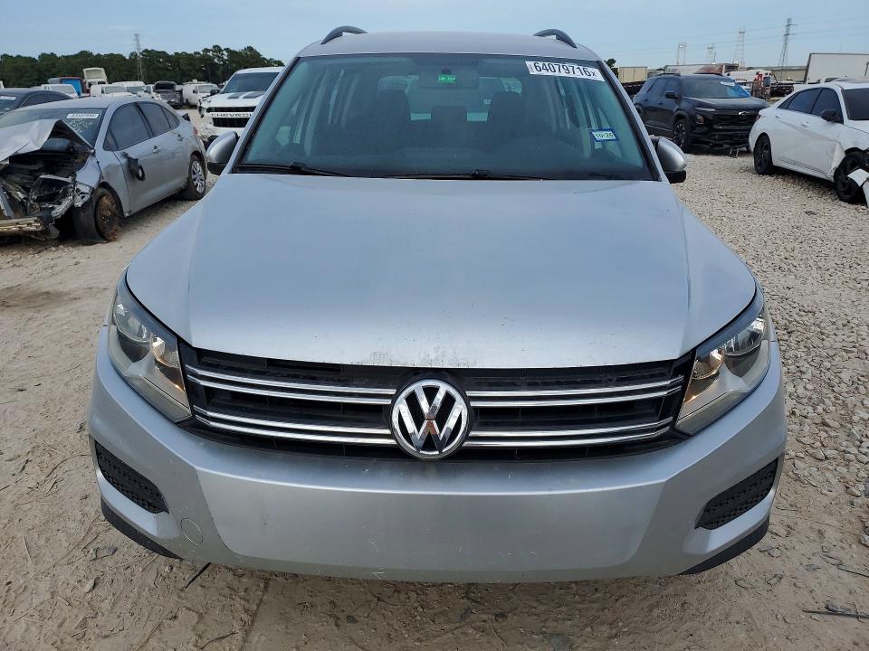 2015 Volkswagen Tiguan VIN WVGAV7AX4FW597598 COPART salvage auction — NORMAL WEAR, Mt - Certificate Of Title, sold $1,050 on 2026-08-18 (photo 5)