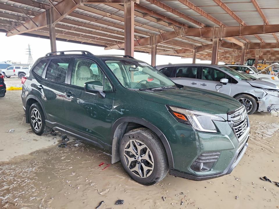 2022 Subaru Forester VIN JF2SKAEC8NH467902 COPART salvage auction — SIDE, Tn - Salvage Certificate, sold $9,200 on 2026-09-15 (photo 4)