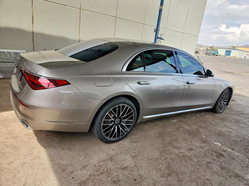 2021 Mercedes-benz S-klasse VIN W1K6G7GB0MA041661 COPART salvage auction — MINOR DENT/SCRATCHES, Tx - Salvage Vehicle Title, sold $2,100 on 2026-08-28 (photo 3)
