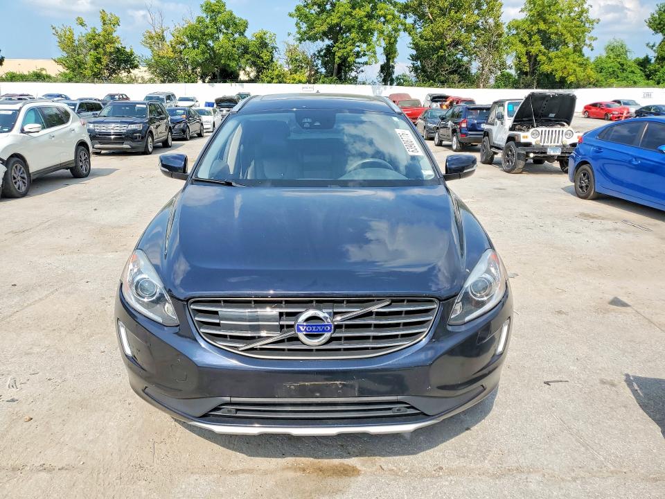 2016 Volvo Xc60 VIN YV4612RM1G2861109 COPART salvage auction — MINOR DENT/SCRATCHES, Mo - Certificate Of Title, sold $4,900 on 2026-08-07 (photo 5)