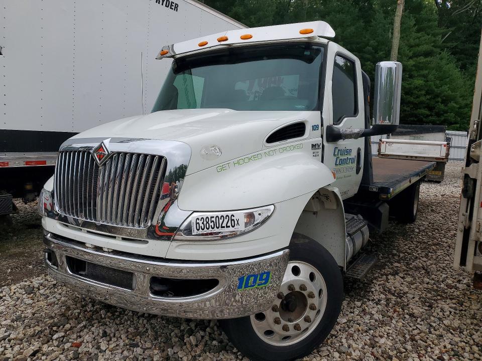 2019 International VIN 1HTEUMML0KH565796 — COPART salvage auction photo