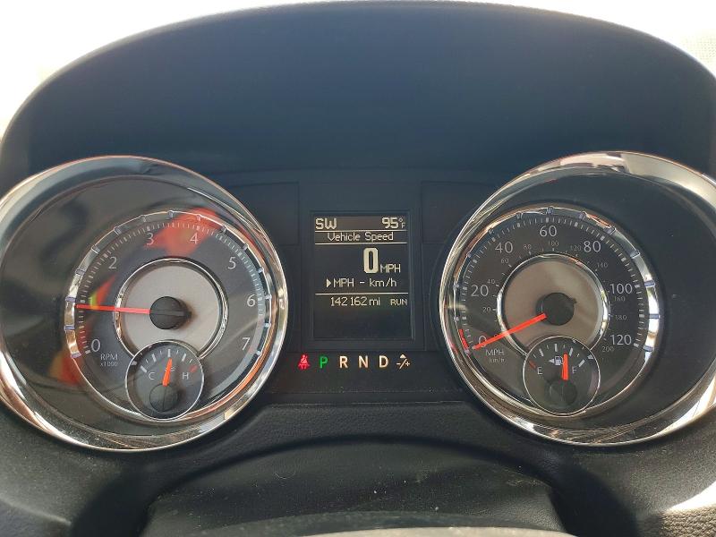 2016 Chrysler Town & country VIN 2C4RC1BG5GR214870 COPART salvage auction — MINOR DENT/SCRATCHES, Salvage Title, sold $400 on 2026-09-02 (photo 9)