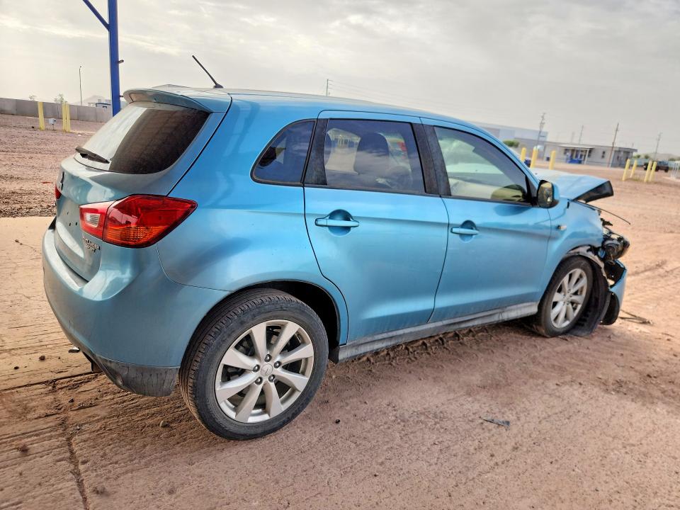 2014 Mitsubishi VIN 4A4AP3AU7EE026553 COPART salvage auction — FRONT END, AZ - CERT OF TITLE - SALVAGE, sold $225 on 2026-09-01 (photo 3)