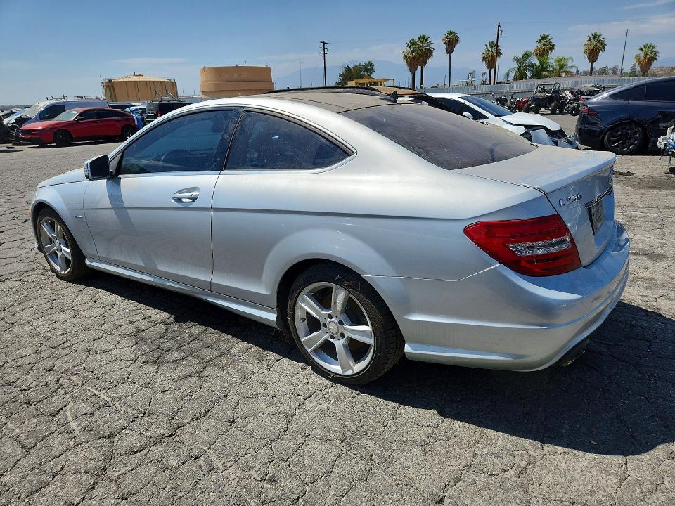 2012 Mercedes-benz C-klasse VIN WDDGJ4HB6CF887166 COPART salvage auction — MINOR DENT/SCRATCHES, Ca - Dis/Dlr/Exp Only Clean Title, sold $400 on 2026-08-13 (photo 2)