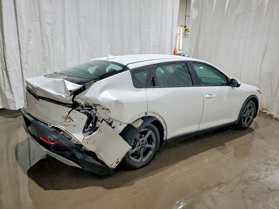 2026 Kia K4 VIN 3KPFT4DE1TE255217 COPART salvage auction — REAR END, MA - CERTIFICATE OF TITLE, sold $7,500 on 2026-08-19 (photo 3)
