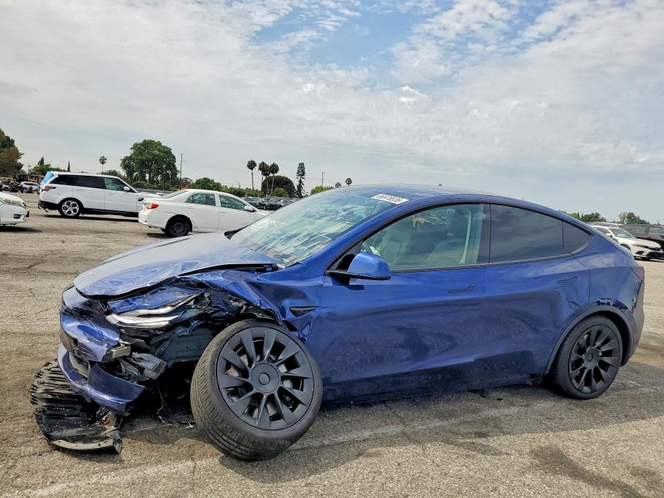 2021 Tesla Model y VIN 5YJYGDEEXMF241520 — COPART salvage auction photo